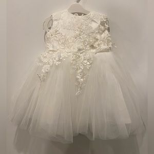 Beautiful flower girl dress size 9-12 mo